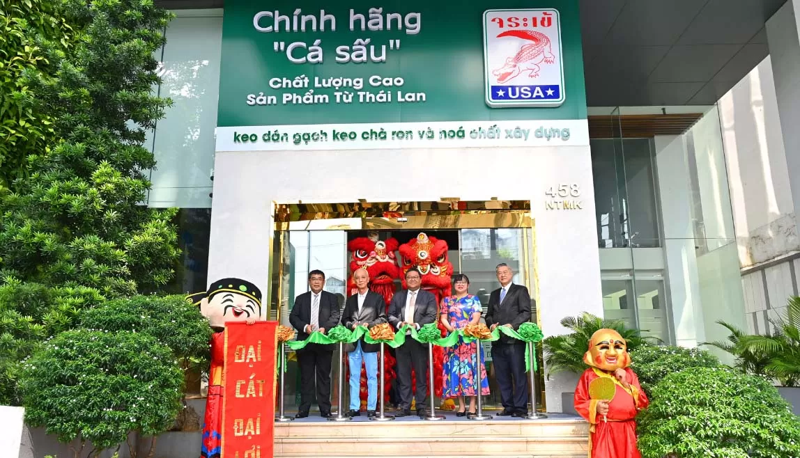Crocodile opens its first overseas branch office. in Ho Chi 