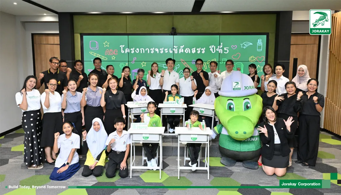  ส่งมอบโต๊ะ–เก้าอี้รีไซเคิลจำนวน 360 ชุด