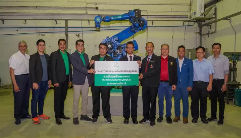 กิจกรรมจระเข้ CSR มอบเครื่องจักรแขนหุ่นยนต์ ให้กับ ม.สงขลานค