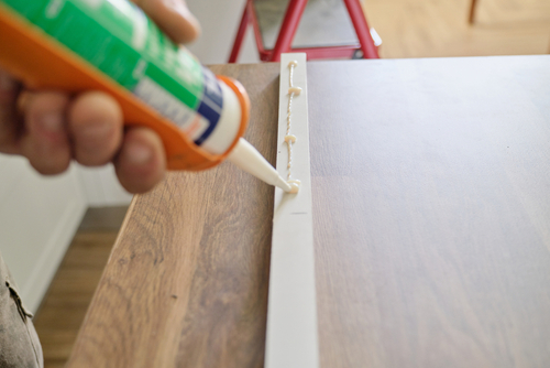 กาวตะปูยึดติดแน่น