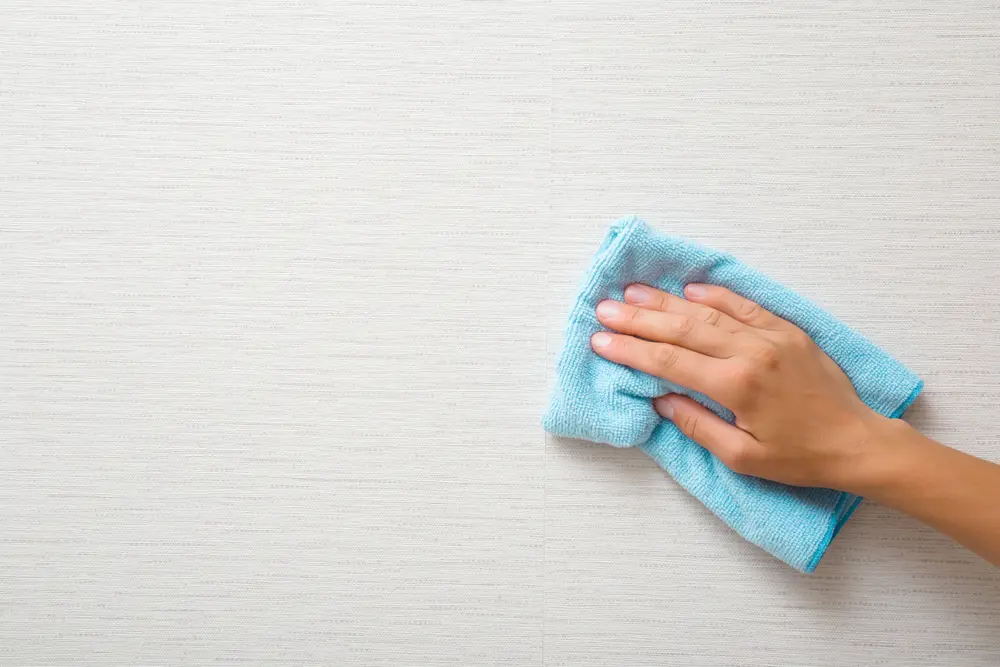 ทำความสะอาดพื้นที่ผิว