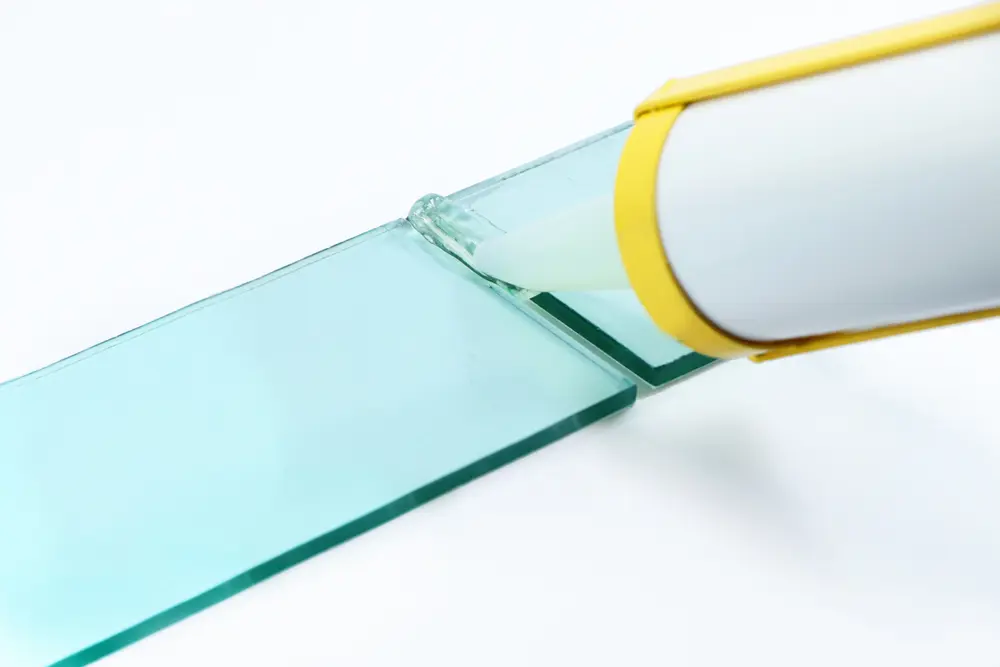 การใช้ปืนยิงกาว