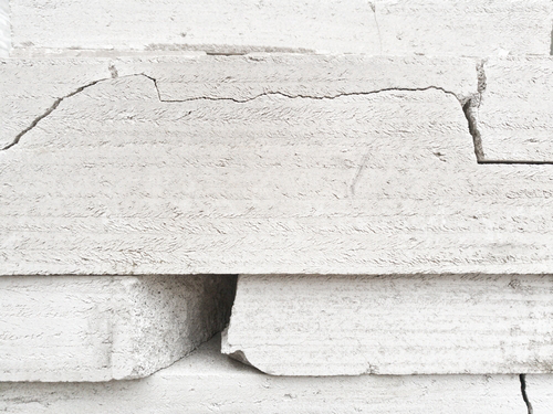 อิฐมวลเบาแตกร้าว