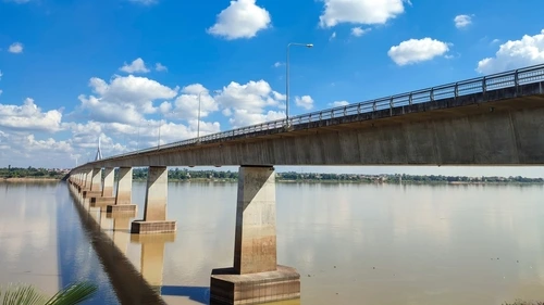 สะพานข้ามแม่น้ำ