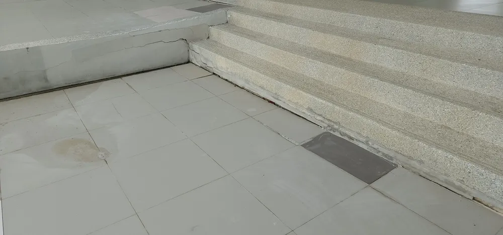 พื้นทรุดตัว