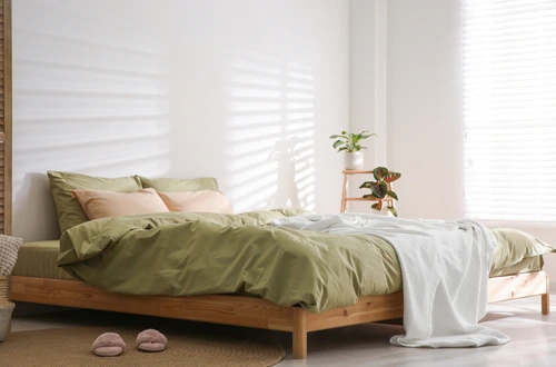 ห้องนอนสไตล์มินิมอลญี่ปุ่น ใช้สีเขียวเพิ่มความสดชื่น