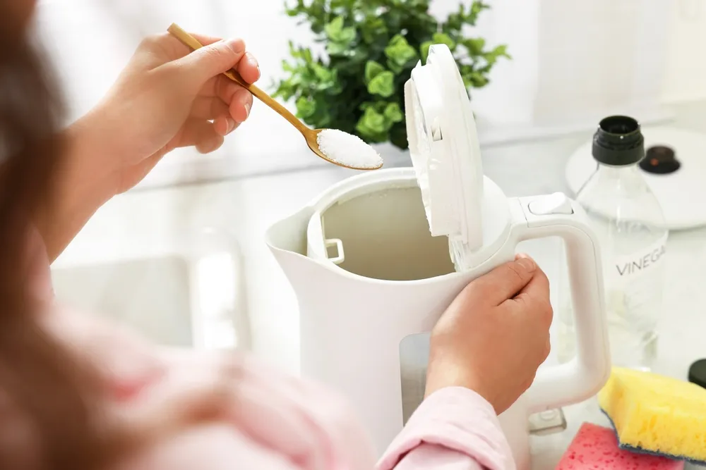 เบกกิ้งโซดาทำความสะอาดกาต้มน้ำ