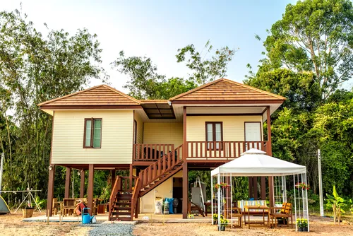 บ้านไม้ยกใต้ถุงสูง