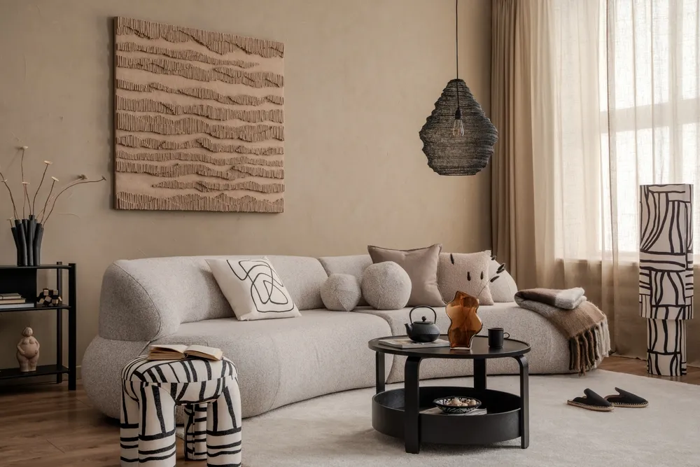 ห้องนั่งเล่นสไตล์โมเดิร์นตกแต่งสีเอิร์ธโทน