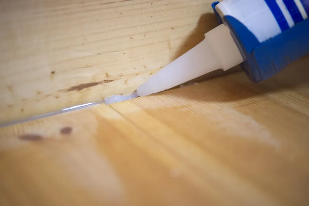 การอุดร่องระหว่างไม้